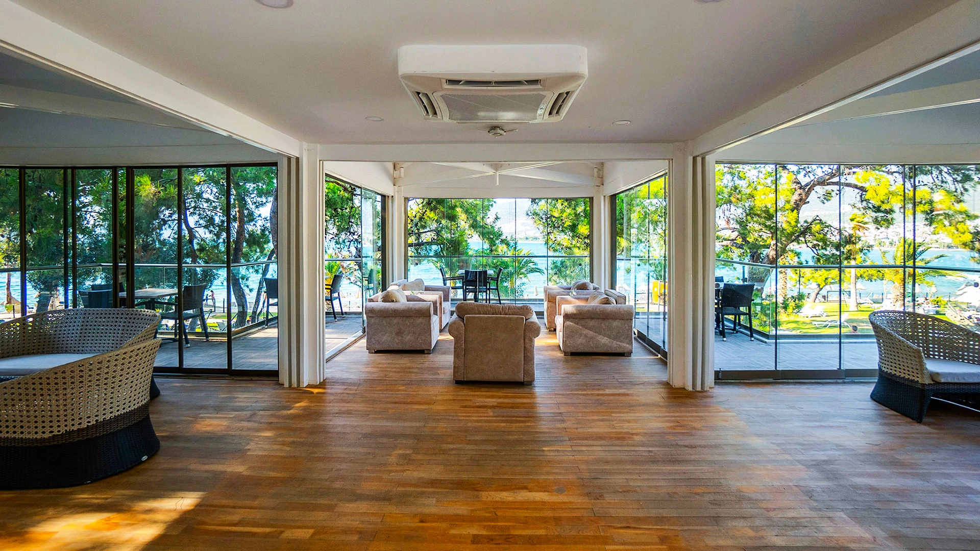 Long Beach Club Nature – 75