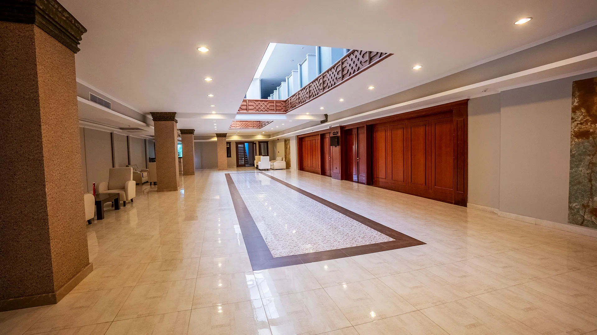 Azka Hotel – 12