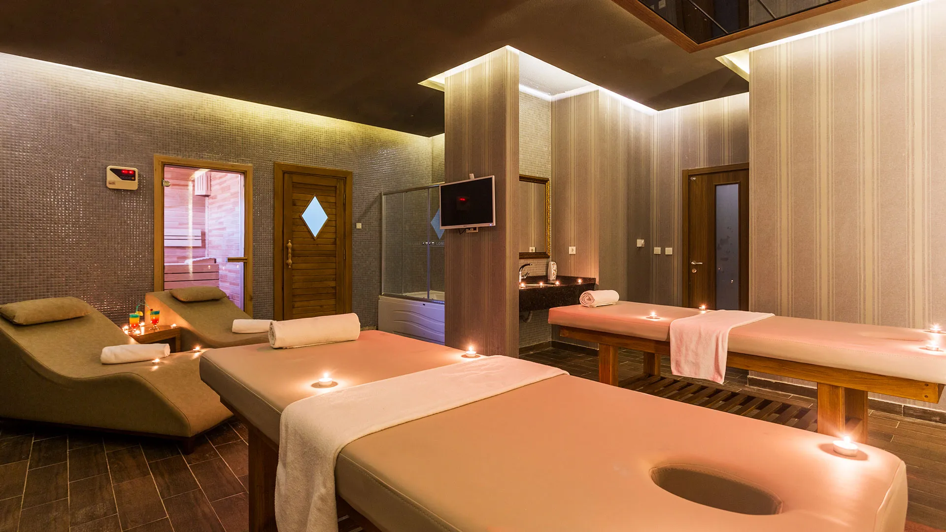 Lonicera World Hotel – 10