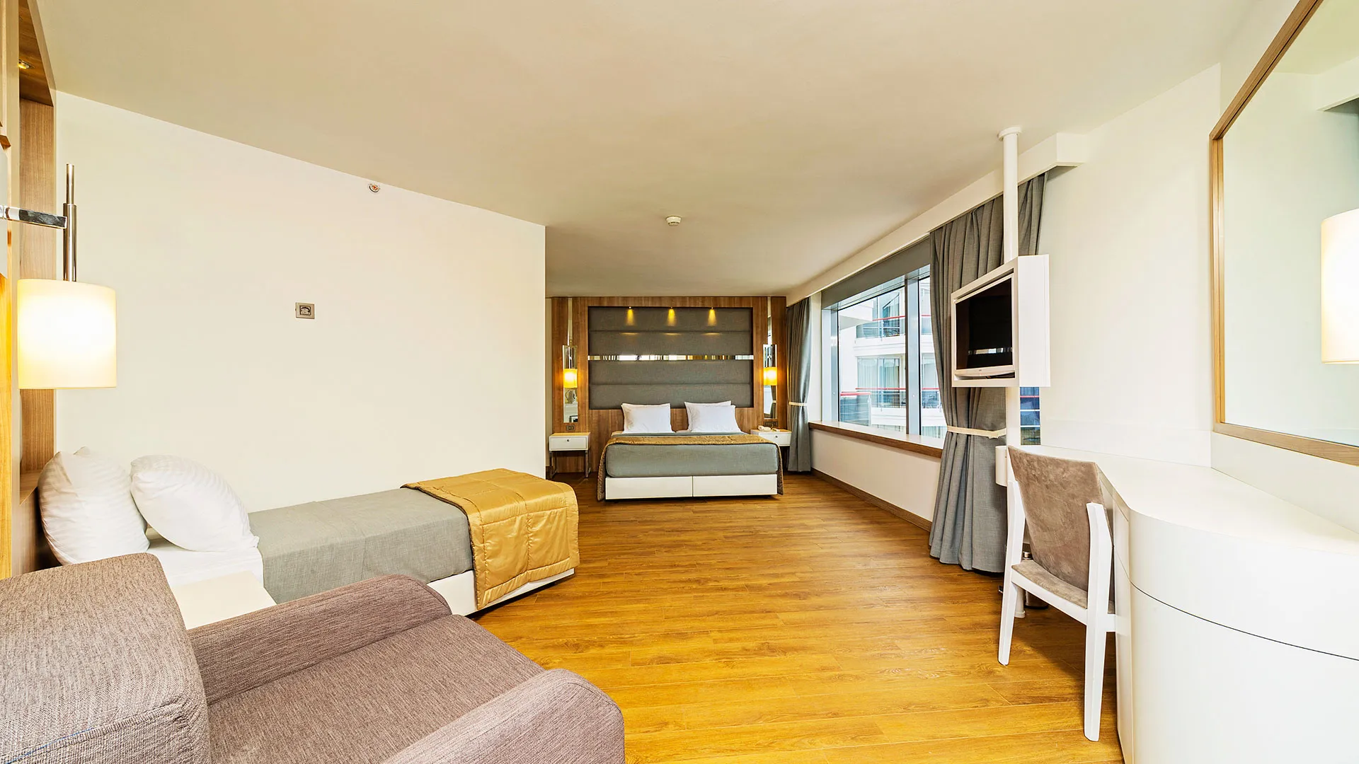Poseidon Hotel – 47