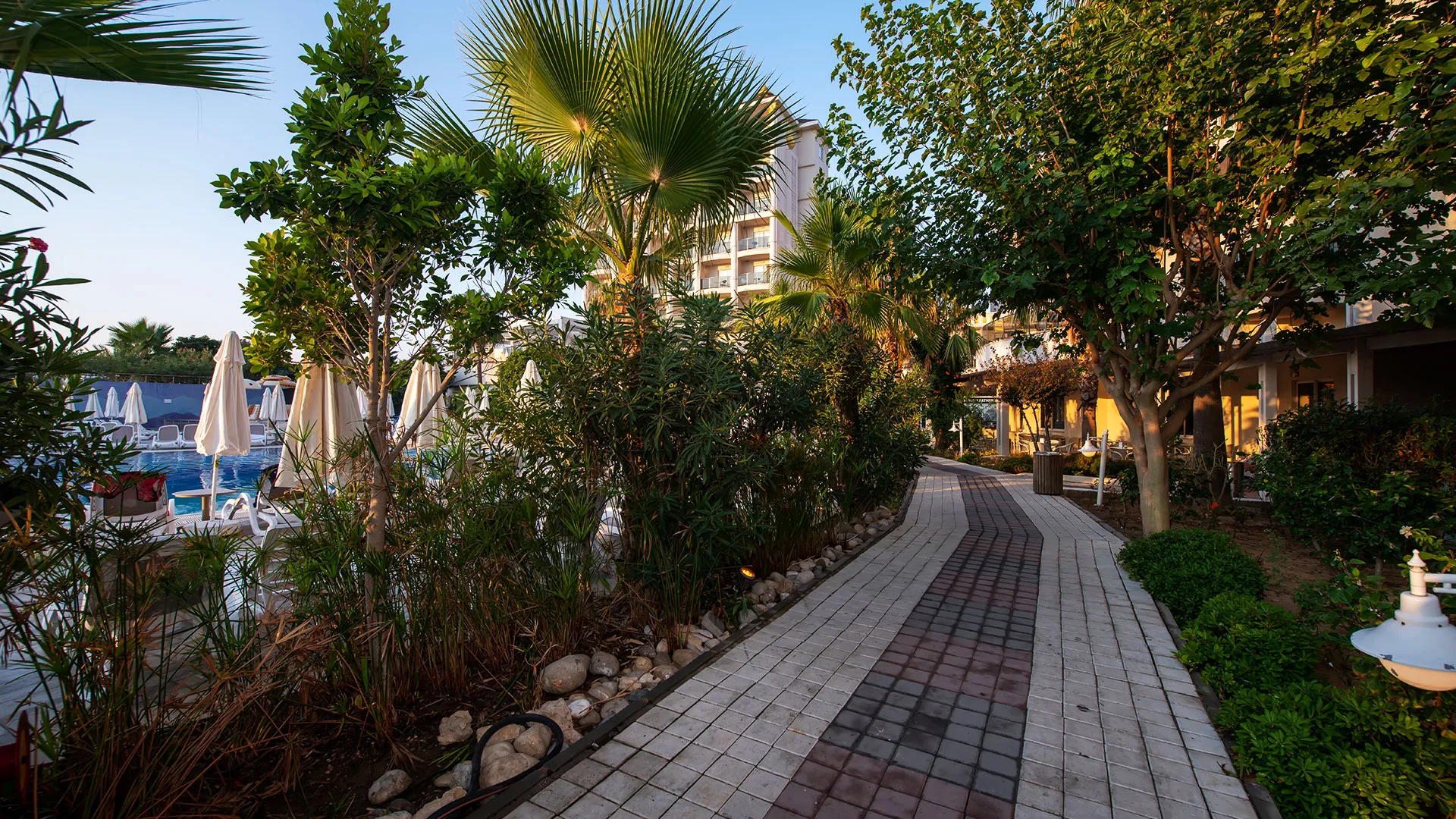 Lrs Lake & River Side Hotel Spa – 28