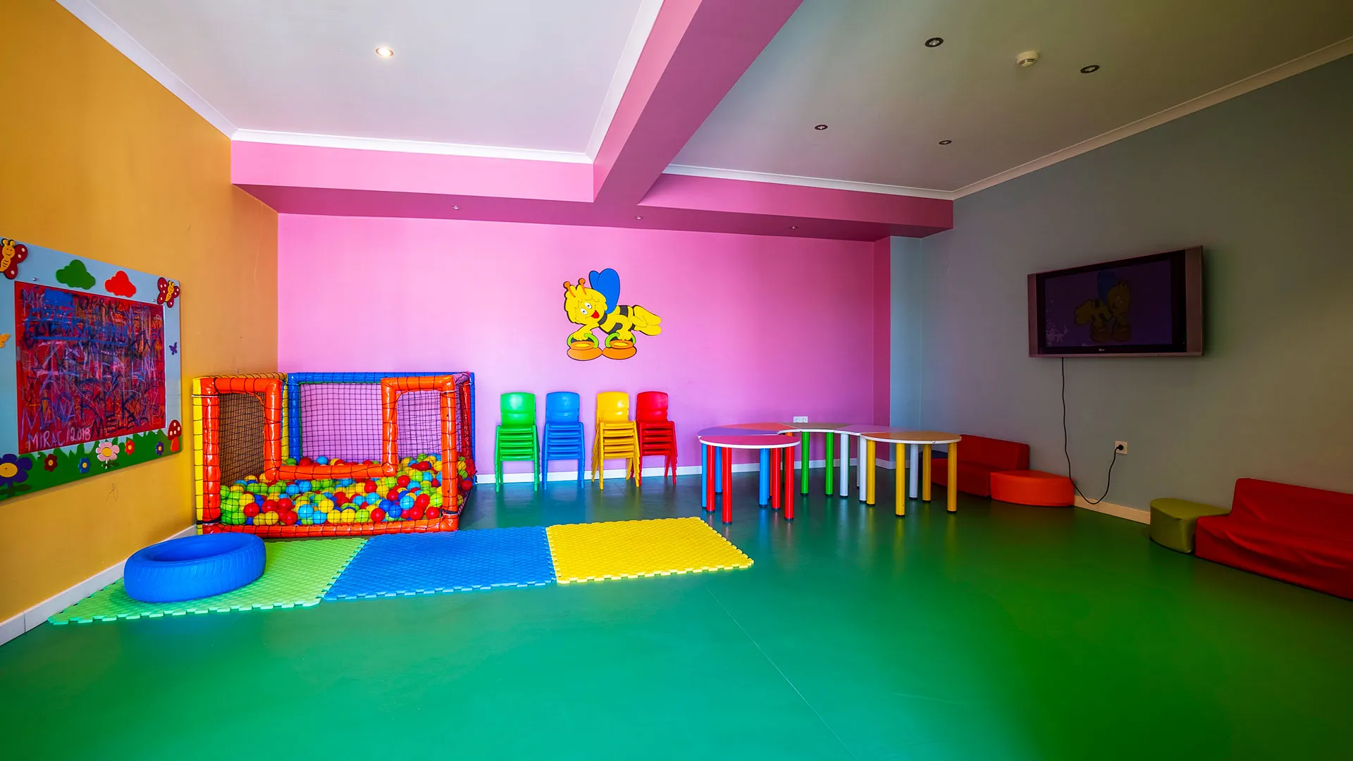 Azka Hotel – 31