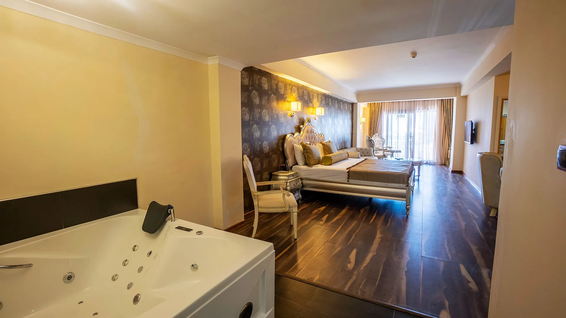 Azka Hotel – 79