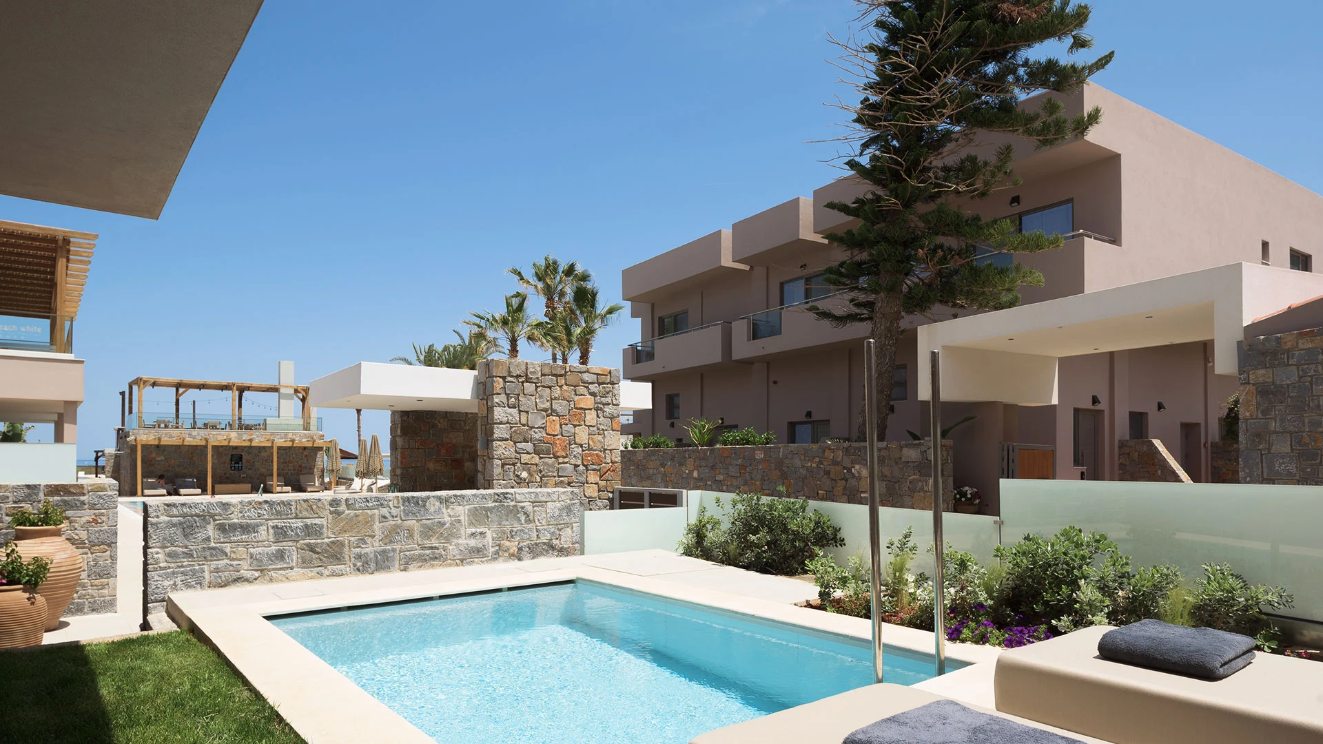 High Beach White The Villa Collection (Adult Only +16) Почивка на о-в Крит с полет от София – 4