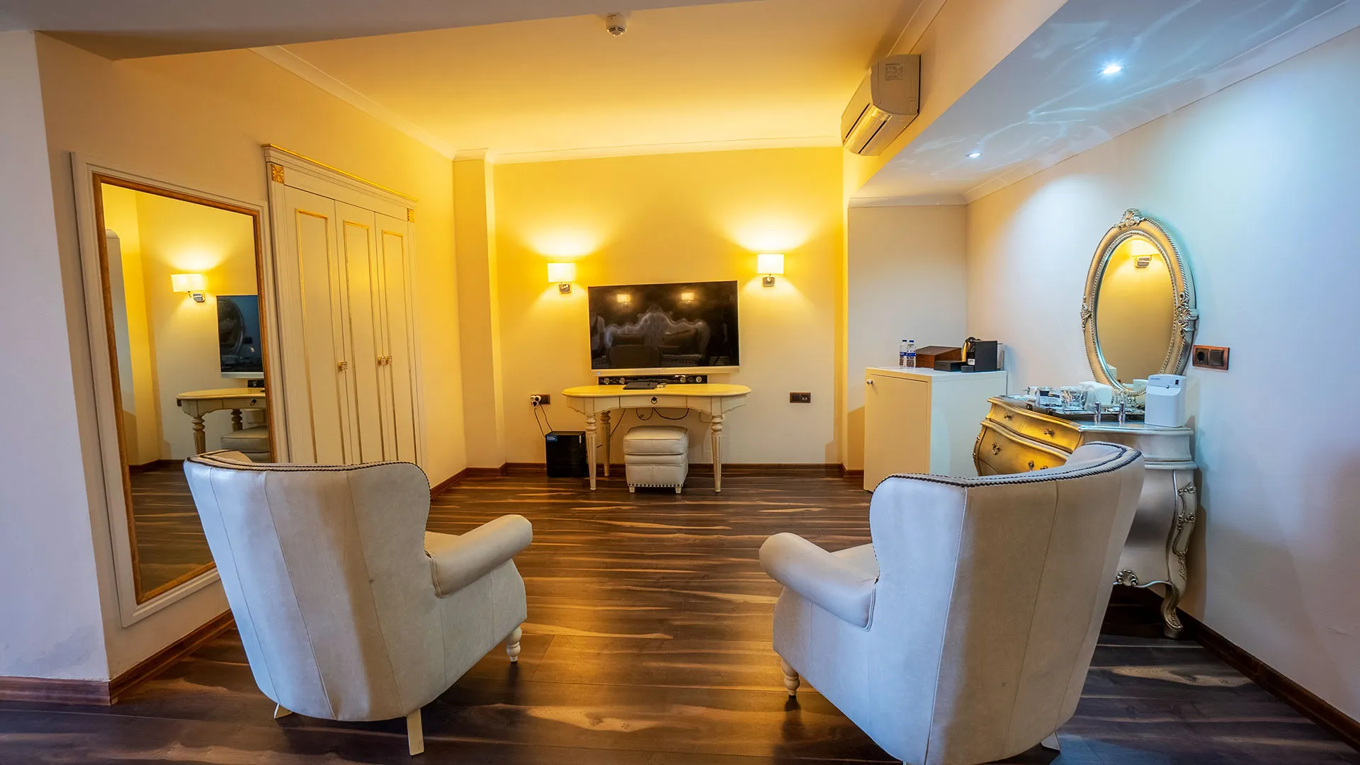 Azka Hotel – 85