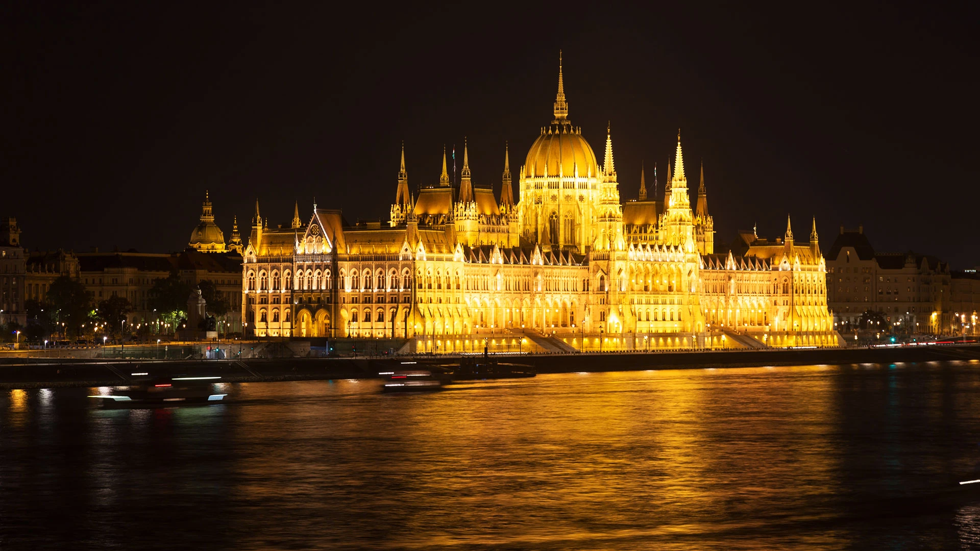 Danubius Hotel Hungaria  или Danubius Hotel Arena – КОЛЕДНА МАГИЯ В БУДАПЕЩА – празнични базари и красотата на унгарската столица – 4 нощувки с чартър – 8
