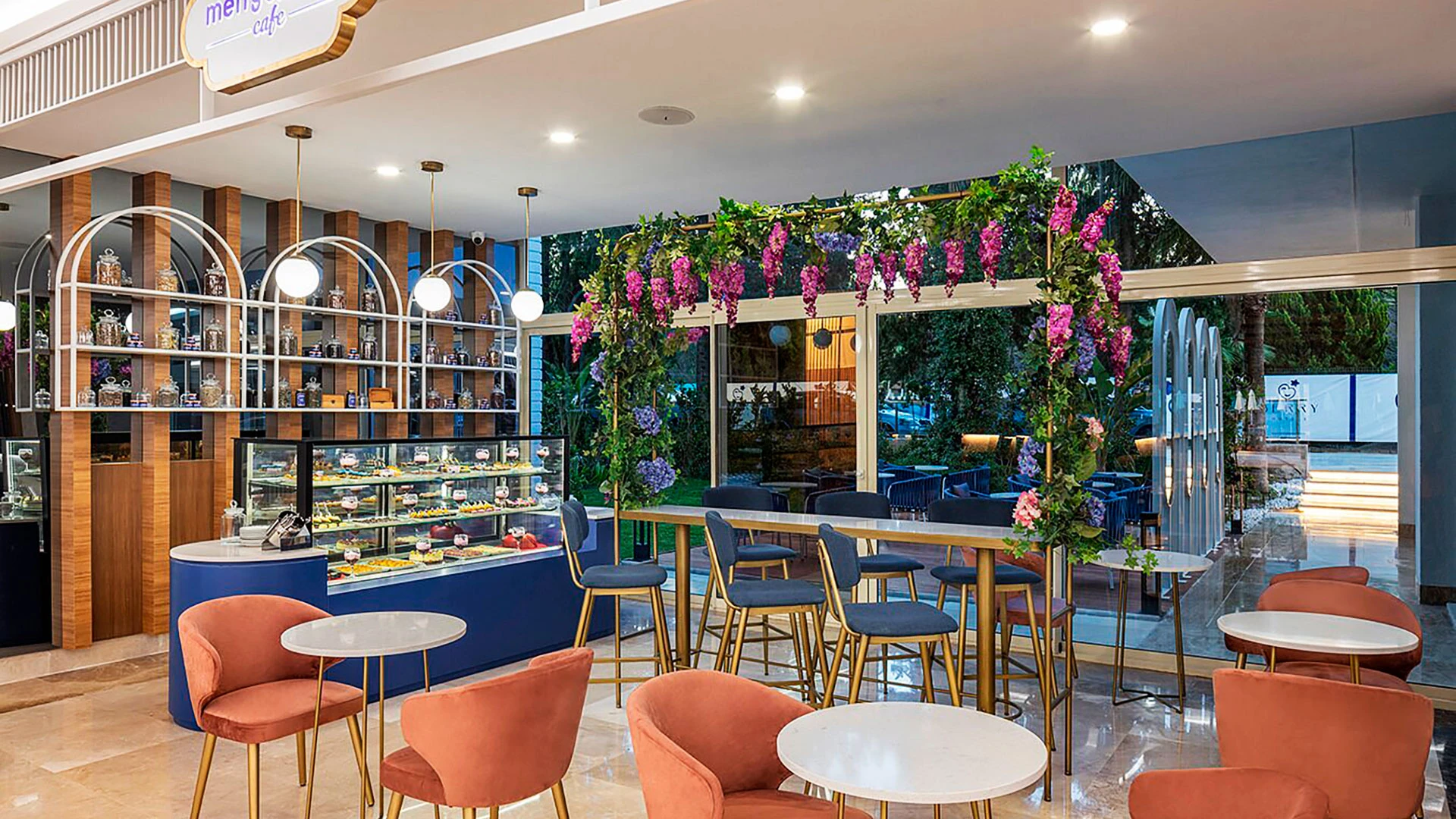 Berry Blue Hotel – 4