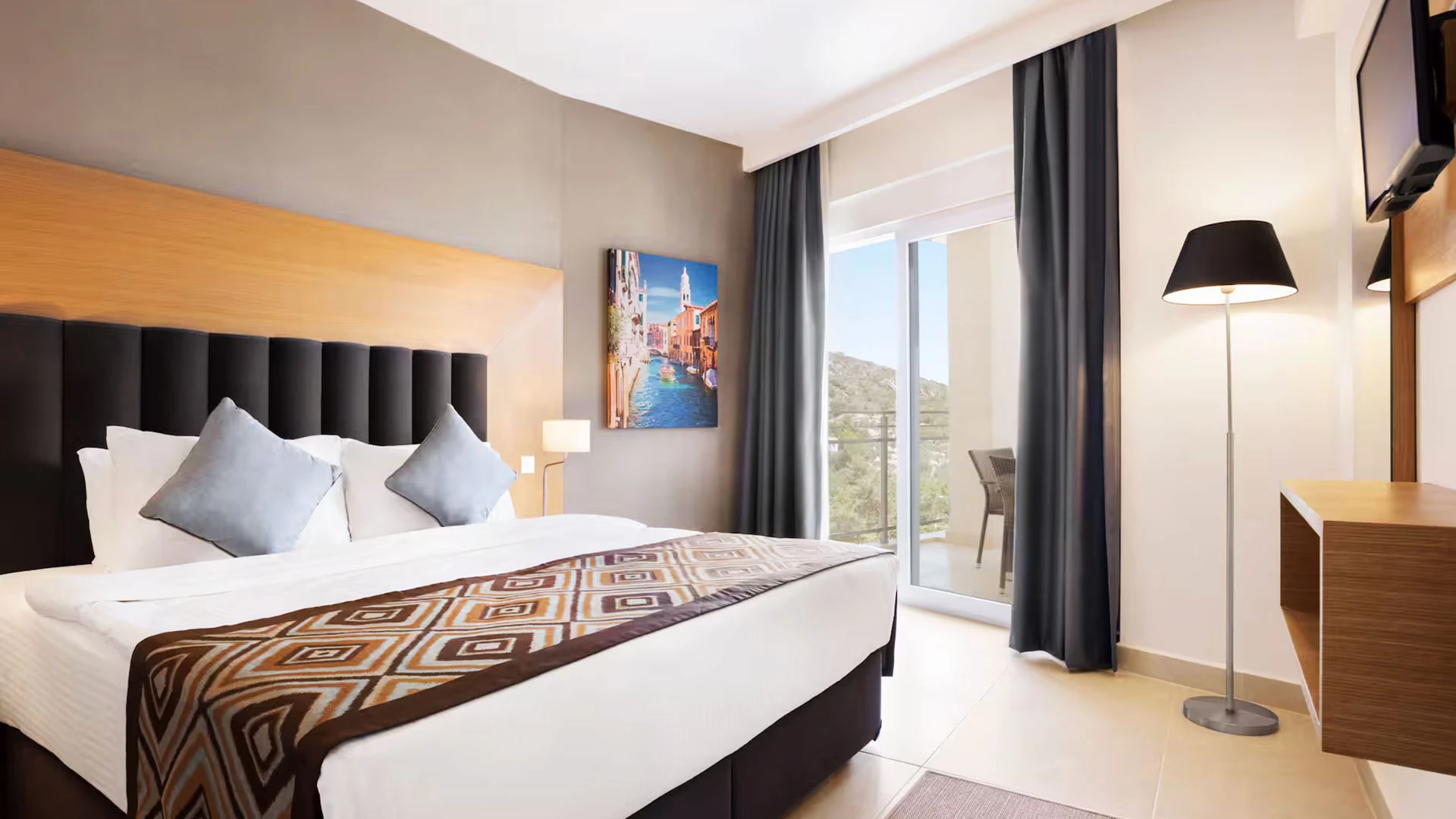 Ramada Hotel & Suites By Wyndam – 11