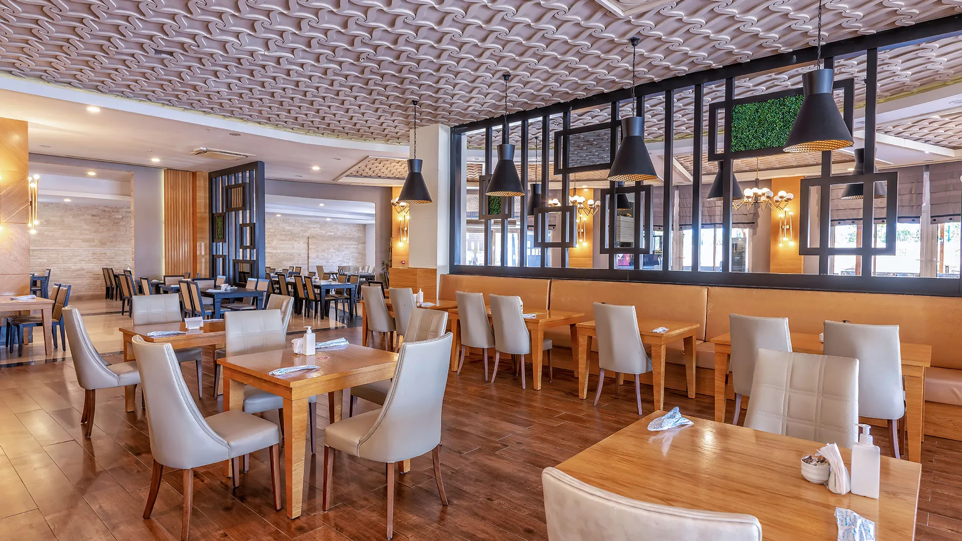 Lrs Port River Hotel Spa – 8