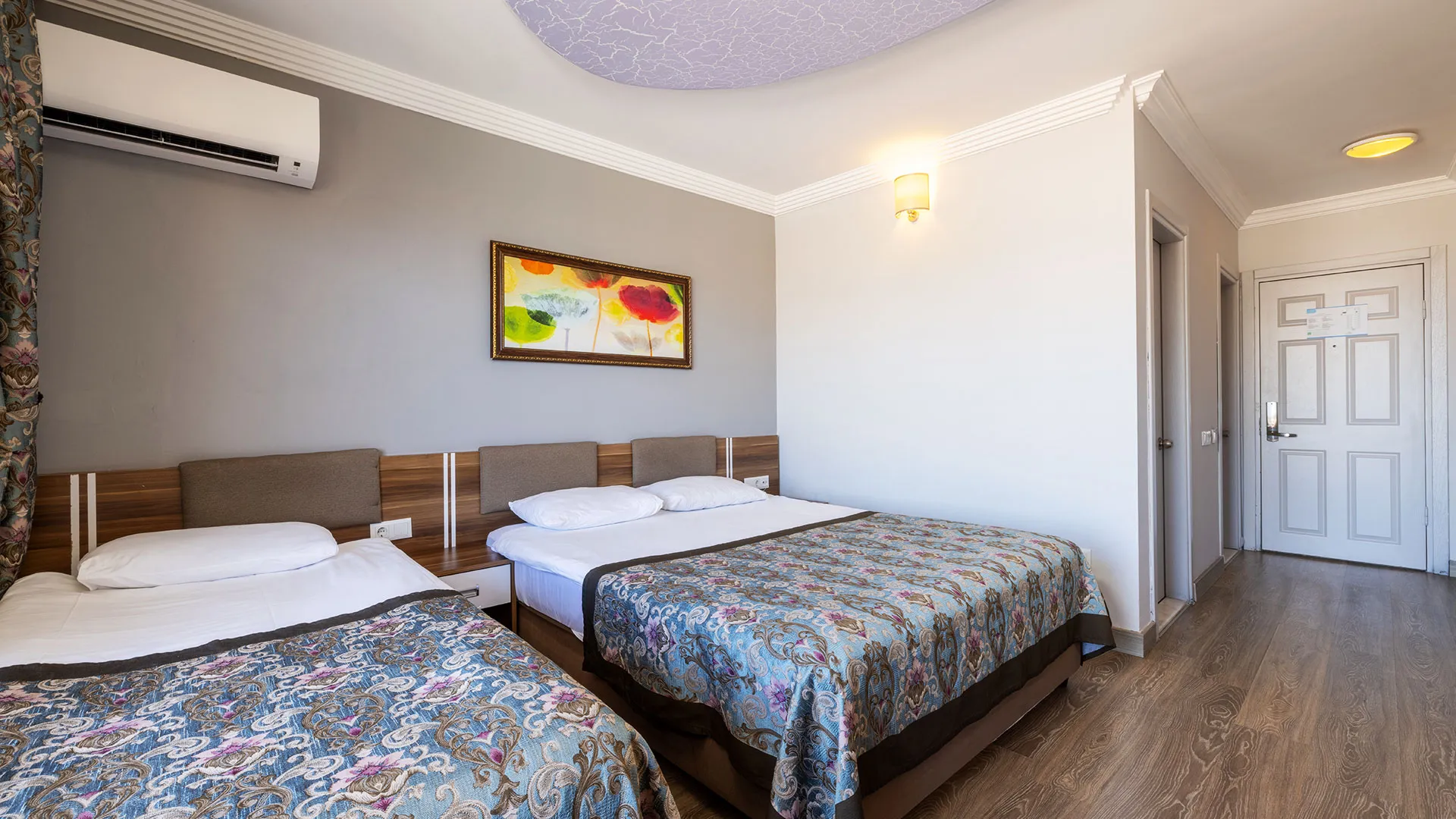 Crystal Aura Beach Resort & Spa – 48