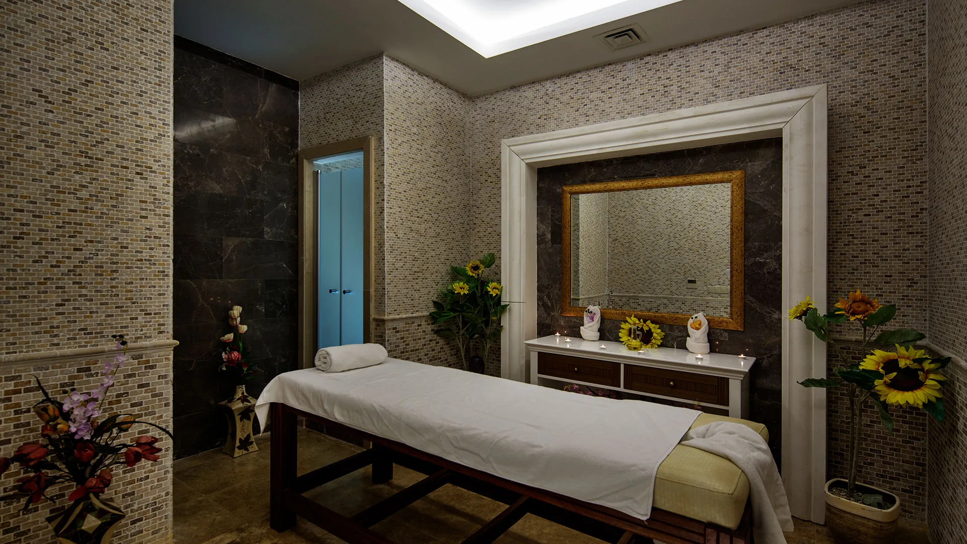 Crystal Admiral Resort & Spa – 33