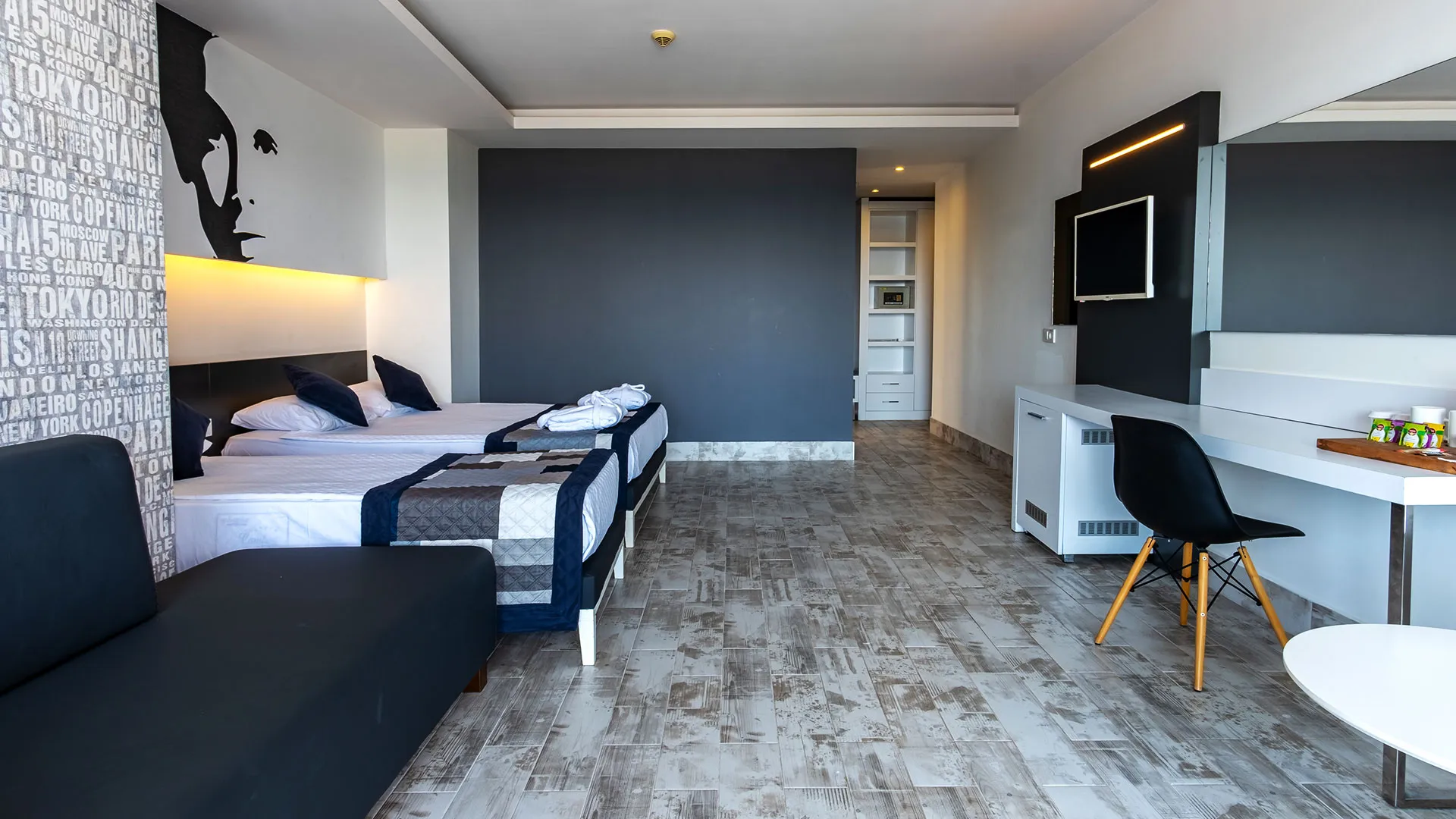 White City Beach Hotel – 30