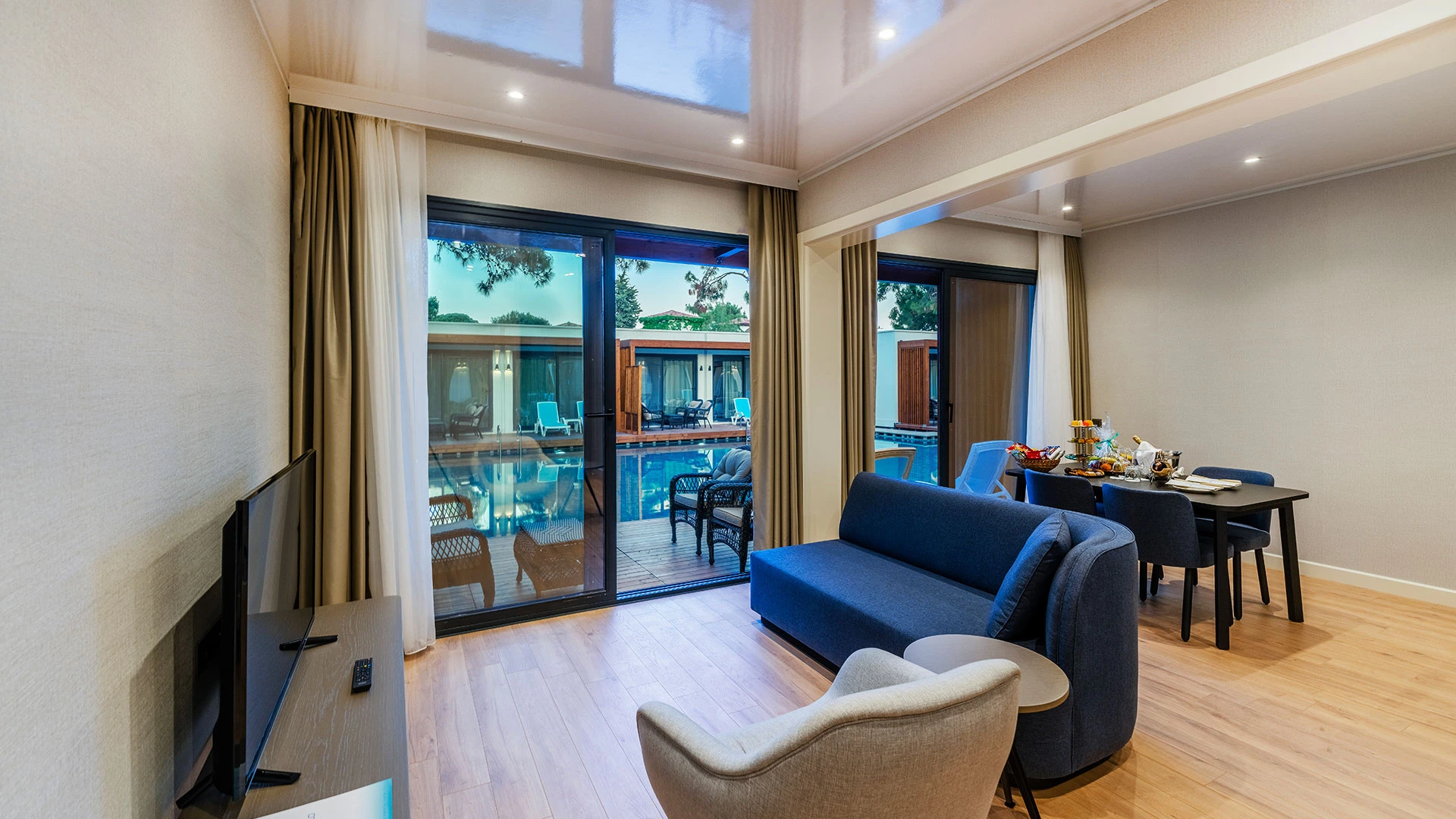 Club Marco Polo – 11