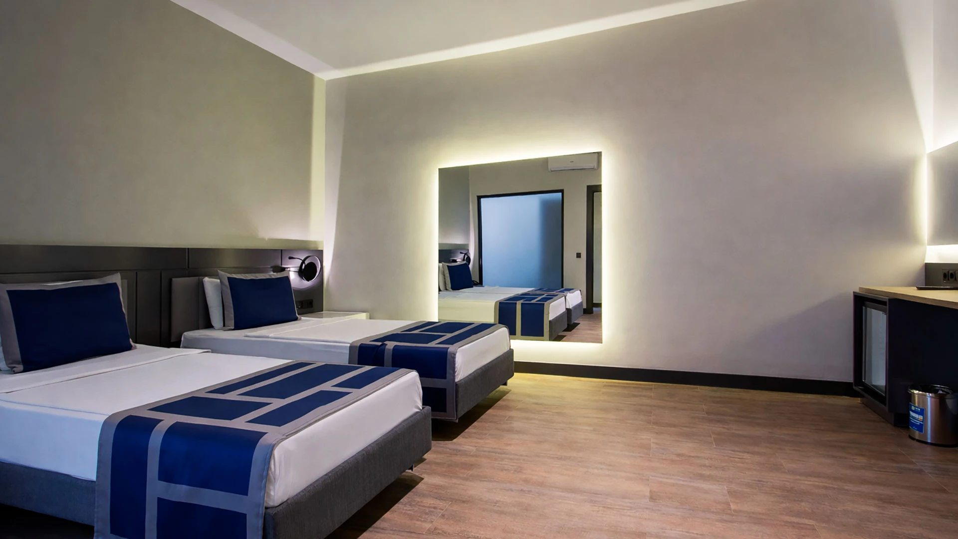 Noxinn Deluxe Hotel – 75