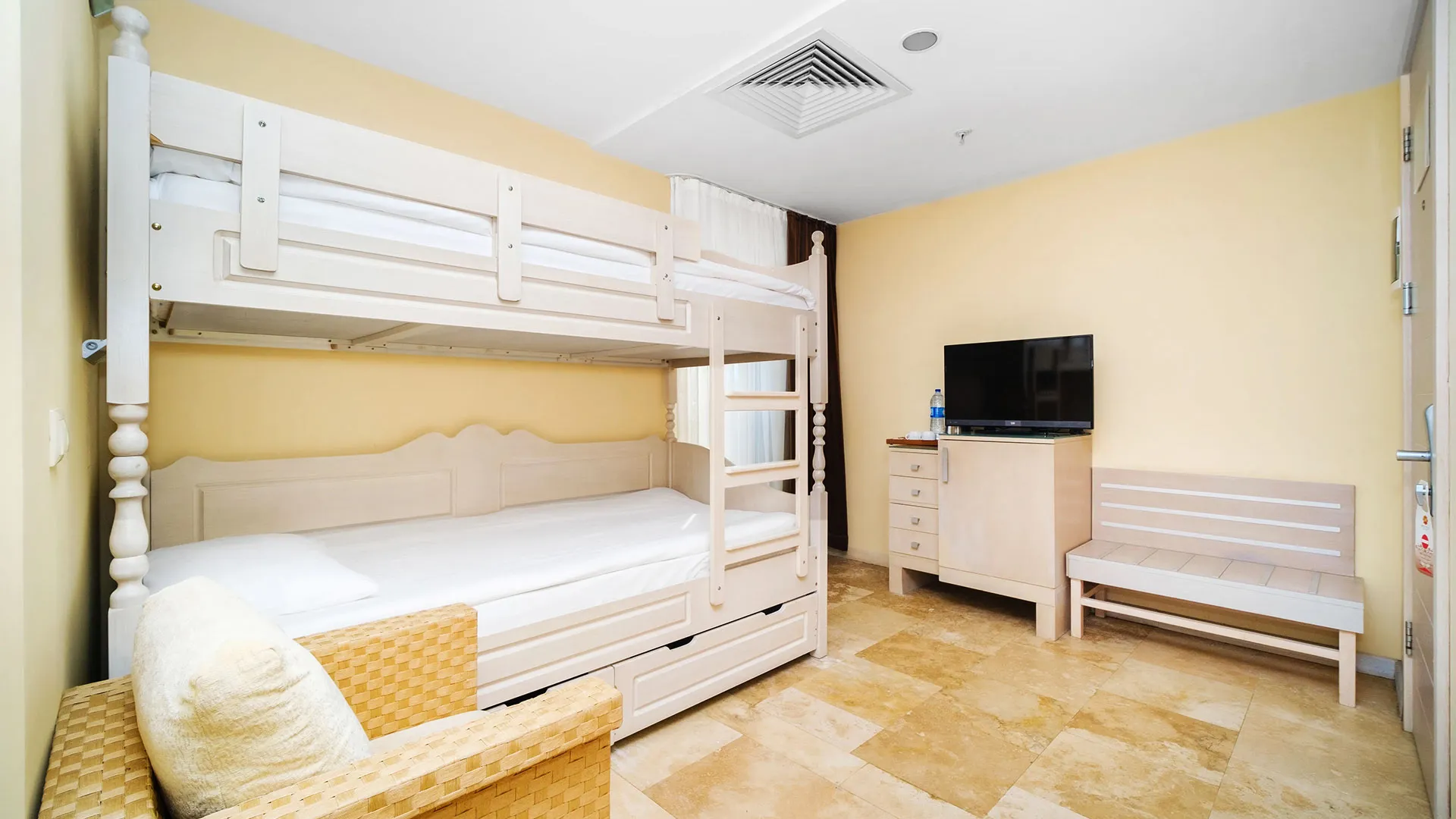 Mukarnas Resort & Spa Hotel – 93